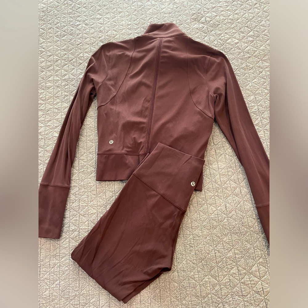 Lululemon crop align set in raisin size 6.